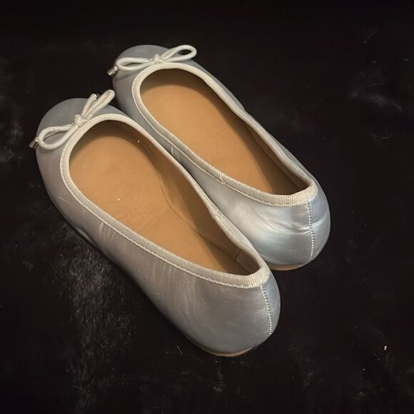 Crown & Ivy Larissa Silver Ballet Flats with Bow Detail - Picture 4 of 10